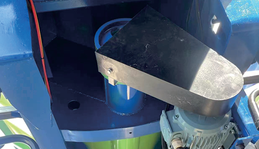 散装饲料运输半挂车